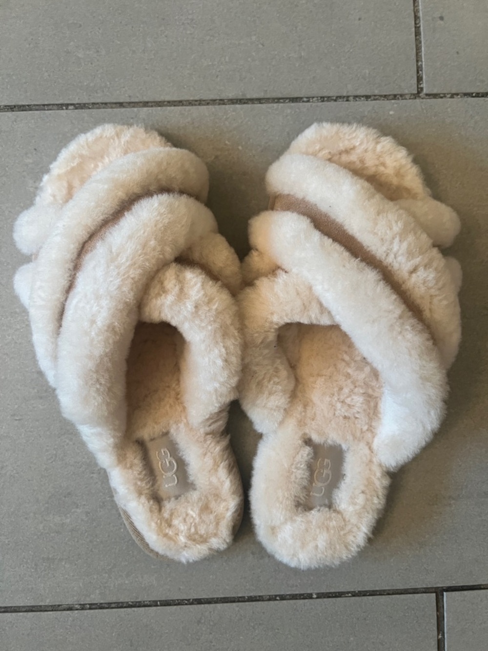 UGG Women's Fluff Crossband Slide - Natural Cream